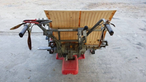 รถดำนา YANMAR รุ่น YP200 เก่าญี่ปุ่น  ดำนา 2 แถว  ขนาดกระทัดรัด สภาพสวย เครื่องยนต์ติดง่าย