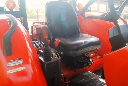 ขายรถไถ Kubota M7040 (4WD) พร้อมดันหน้าช้าง รถสวย เดิมๆ พร้อมใช้งานครับ