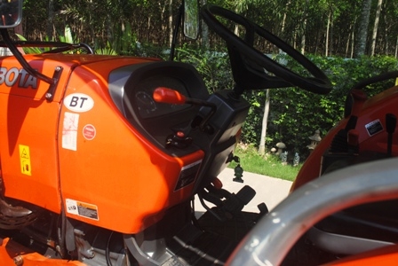 ขายรถไถ Kubota M7040 (4WD) พร้อมดันหน้าช้าง รถสวย เดิมๆ พร้อมใช้งานครับ ขายรถไถ Kubota M7040 (4WD) พร้อมดันหน้าช้าง รถสวย เดิมๆ พร้อมใช้งานครับ
