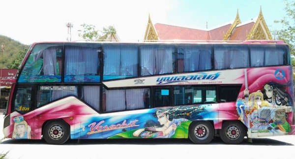 ขายรถบบัส 8 ล้อ ทรงโรโบคอป