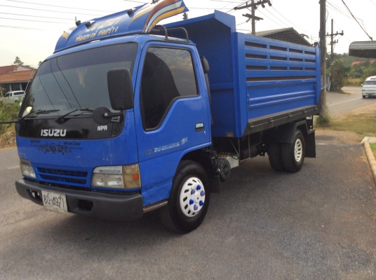 รถ 6 ล้อ Isuzu NPR