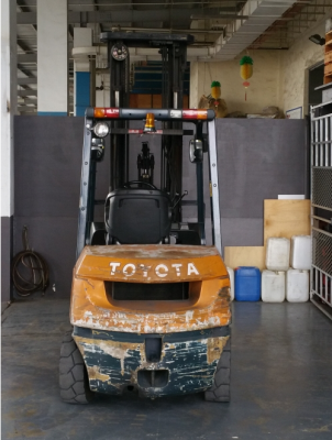 จำหน่าย Forklift Toyota 3 ตัน รุ่น 7 ดีเซล 7FD30 ญี่ปุ่น เสา 3 stage 6 เมตร มี Side Shift งา 1.2 เมตร