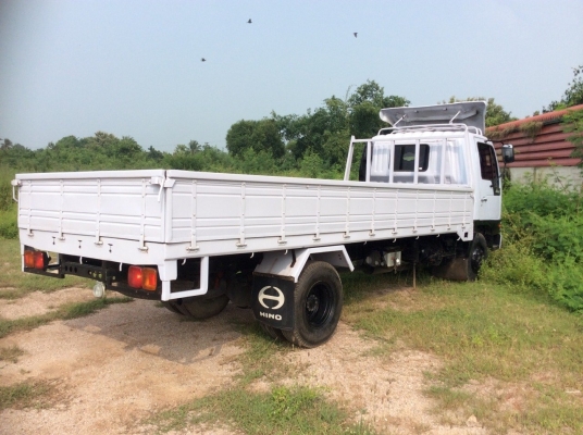 HINO FC4J 140HP ปี2001 ยาว 5.5 เมตร ขาย 580,000 บาท (ติดต่อ ศุภากร 081-4252943)