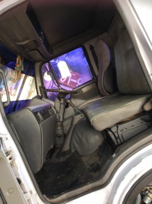 HINO FC4J 140HP ปี2001 ยาว 5.5 เมตร ขาย 580,000 บาท (ติดต่อ ศุภากร 081-4252943)