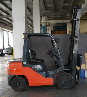จำหน่าย Forklift Toyota 3 ตัน รุ่น 8 ดีเซล 8FD30 **ญี่ปุ่น** เสา 5 เมตร มี Side Shift งา 1.2 เมตร