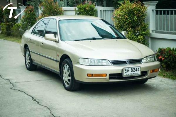 HONDA ACCORD ไฟท้าย 2 ก้อน สภาพเดิมโรงาน บางทั้งคัน ติดแก็สหัวฉีด