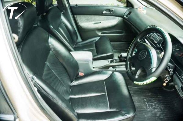 HONDA ACCORD ไฟท้าย 2 ก้อน สภาพเดิมโรงาน บางทั้งคัน ติดแก็สหัวฉีด