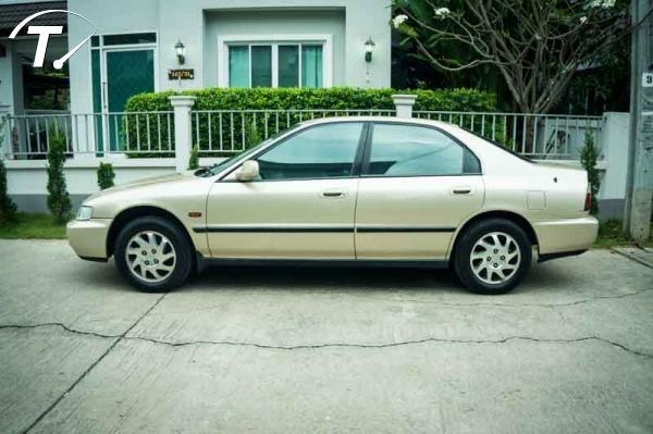 HONDA ACCORD ไฟท้าย 2 ก้อน สภาพเดิมโรงาน บางทั้งคัน ติดแก็สหัวฉีด