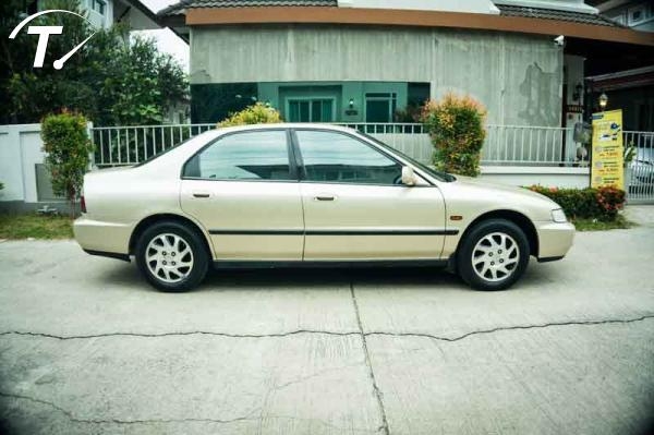 HONDA ACCORD ไฟท้าย 2 ก้อน สภาพเดิมโรงาน บางทั้งคัน ติดแก็สหัวฉีด