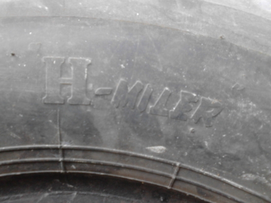 9.00-20 BRIDGESTONE มี 4 เส้น TEL.081-427-3941