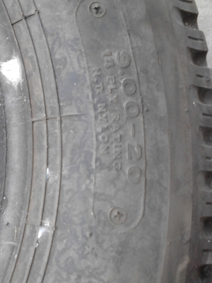 9.00-20 BRIDGESTONE มี 4 เส้น TEL.081-427-3941
