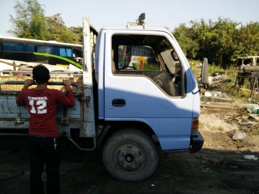 ขาย6ล้อ ISUZU NPR 120 ปี40 ราคาถูก