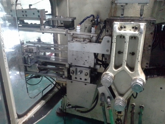 เครื่องเป่าขวดสำเร็จรูป ขายเหมายกไลน์ผลิต ไลน์ผสมเม็ดและขึ้นรูปเป่าขวดสำเร็จรูป จำนวน 2 ไลน์ผลิต ยี่ห้อ SMC ปี 2005 และ 2002 เครื่องจักรยังใหม่ครับ ยังใช้งานอยู่