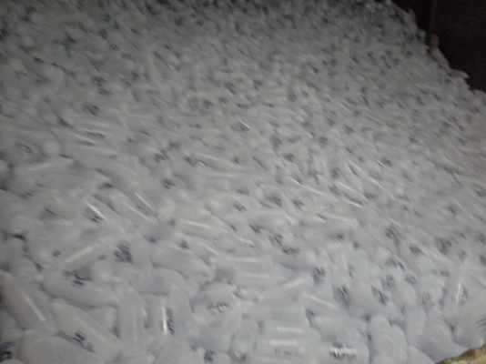 เครื่องเป่าขวดสำเร็จรูป ขายเหมายกไลน์ผลิต ไลน์ผสมเม็ดและขึ้นรูปเป่าขวดสำเร็จรูป จำนวน 2 ไลน์ผลิต ยี่ห้อ SMC ปี 2005 และ 2002 เครื่องจักรยังใหม่ครับ ยังใช้งานอยู่