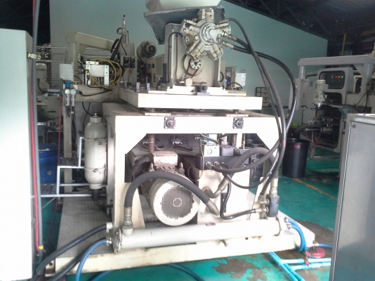 เครื่องเป่าขวดสำเร็จรูป ขายเหมายกไลน์ผลิต ไลน์ผสมเม็ดและขึ้นรูปเป่าขวดสำเร็จรูป จำนวน 2 ไลน์ผลิต ยี่ห้อ SMC ปี 2005 และ 2002 เครื่องจักรยังใหม่ครับ ยังใช้งานอยู่