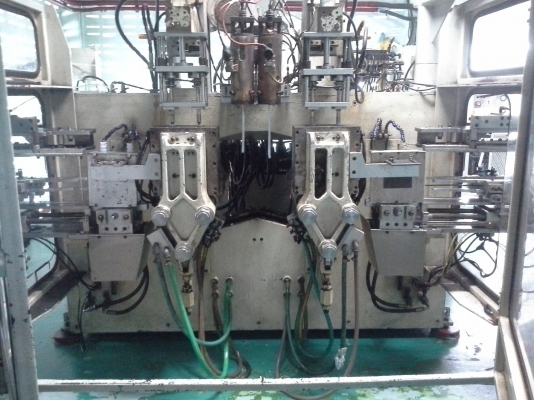 เครื่องเป่าขวดสำเร็จรูป ขายเหมายกไลน์ผลิต ไลน์ผสมเม็ดและขึ้นรูปเป่าขวดสำเร็จรูป จำนวน 2 ไลน์ผลิต ยี่ห้อ SMC ปี 2005 และ 2002 เครื่องจักรยังใหม่ครับ ยังใช้งานอยู่