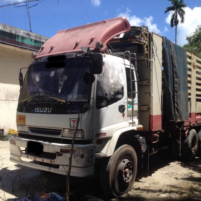 ขายรถ18ล้อรั้ว ISUZU FXZ23NZF22 เครื่อง 270แรงม้า ปี46 สนใจโทร 081-970-1072