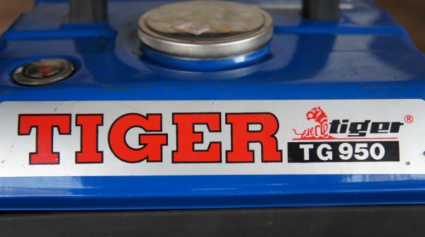 TIGER TG-950 เครื่องปั่นไฟเบนซิน สภาพใช้งานน้อยมากครับ