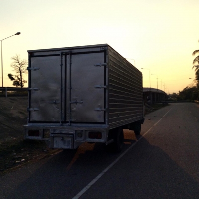 ขายหกล้อตู้แห้ง3บานฮีโน่สภาพเดิมๆสวยจัดแอร์หนาวรถแท้ห้างช่วงยาว550เมตรเครื่องwo4d120แรง. เอกสารพร้อมโอน