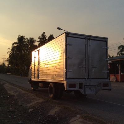 ขายหกล้อตู้แห้ง3บานฮีโน่สภาพเดิมๆสวยจัดแอร์หนาวรถแท้ห้างช่วงยาว550เมตรเครื่องwo4d120แรง. เอกสารพร้อมโอน