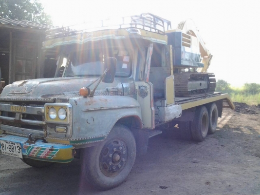 รถบรรทุก 10 ล้อใหญ่ ISUZU หน้ายาว พร้อมรถแบคโฮ  KOMATSU ราคา 460,000 บ.