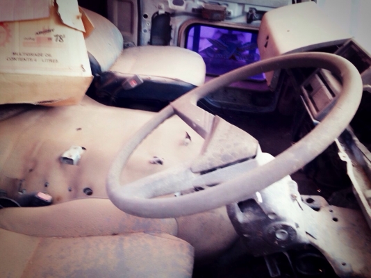 ขายด่วน หัวเก๋ง HINO F18 สวยจัดไม่มีผุภายในคอนโซลสวยครบ ชุดเรือนไมล์ พวงมาลัยอยู่ครบพร้อม พื้นสวยไม่มีผุ พร้อมติดตั้งพร้อมใช้งานได้เลยครับ ราคาต่อรองได้ครับ