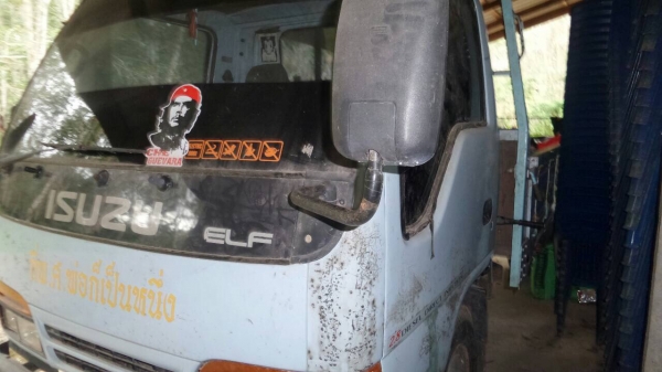 6ล้อกระบะคาโก้110แรง. ปี 2542 isuzu. NKR58LX5Sรถห้างแท้ เดิมๆ เล่มพร้อม