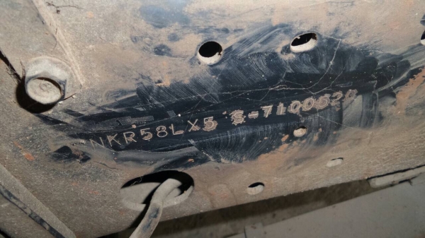 6ล้อกระบะคาโก้110แรง. ปี 2542 isuzu. NKR58LX5Sรถห้างแท้ เดิมๆ เล่มพร้อม