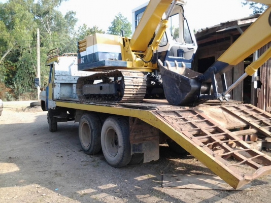 รถแบคโฮ KOMATSU PC60 รุ่น 1 พร้อมรถบรรทุก 10 ล้อ 1 เพลา ราคา 460,000 บ.