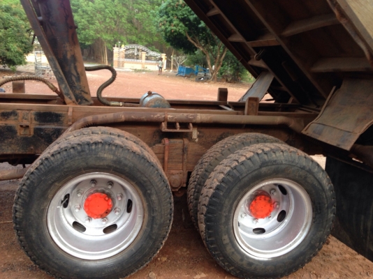 สิบล้อดั้ม2เพลาอีซุซุ165แรง6bd1 เครื่องดีคัซซีสวยพร้อมใช้ ราคา328000