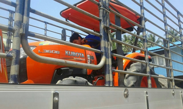 ปัญญาแทรคเตอร์..จัดมาให้ครับ ด่วน!!!คูโบต้า L3608 ใบมีดคานล่าง เล่มทะเบียนพร้อม (อ.คลองขลุง จ.กำแพงเพชร)