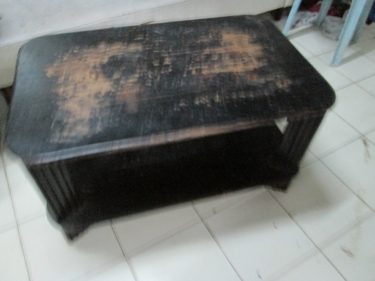 เฮียเชนต์เกาะช้างครับ  โต๊ะกลาง   สวยงามแข็งแรง   ราคาถูกครับท่านผู้ชม 700บาท