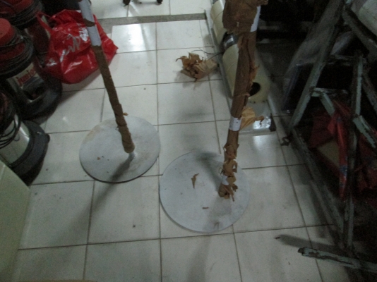 เฮียเชนต์เกาะช้างครับ  ชุดตั้งป้ายโชว์  2 ชุด  ราคา  700บาท   สนใจโทรฯเลยครับ