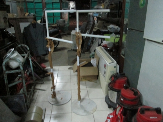 เฮียเชนต์เกาะช้างครับ  ชุดตั้งป้ายโชว์  2 ชุด  ราคา  700บาท   สนใจโทรฯเลยครับ