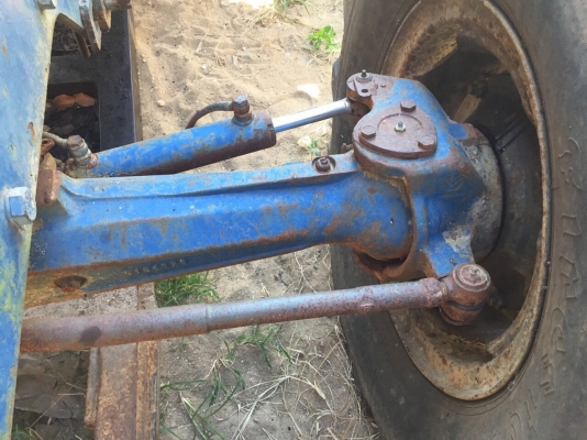 ขายรถไถ2เพลา FORD NEWHOLLAND 6640 เล่มทะเบียน  สนใจโทร 081-970-1072