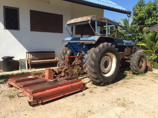 ขายรถไถ2เพลา FORD NEWHOLLAND 6640 เล่มทะเบียน  สนใจโทร 081-970-1072