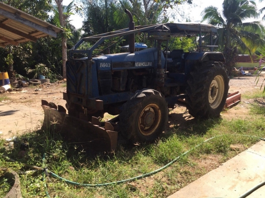 ขายรถไถ2เพลา FORD NEWHOLLAND 6640 เล่มทะเบียน  สนใจโทร 081-970-1072