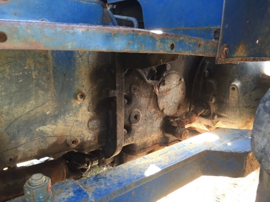 ขายรถไถ2เพลา FORD NEWHOLLAND 6640 เล่มทะเบียน  สนใจโทร 081-970-1072