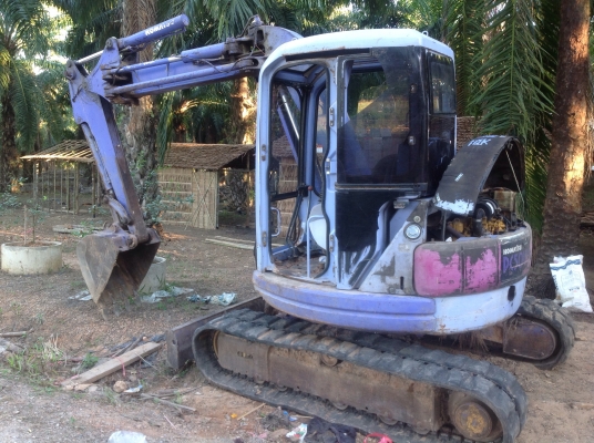 ขายKomatsu PC50 UU2 รถพร้อมใช้ สนใจโทร. 080-8704656 และ 081-2792619