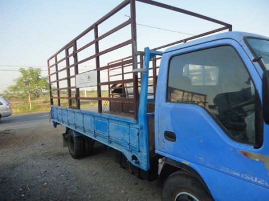 ขายรถNPR71Pยาว5เมตรรถประกอบครับจดปี50ครับจอดนานครับ