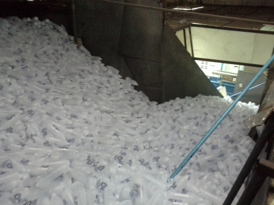 ขายเครื่องบรรจุ ล้างขวด ปิดฝา ระบบโรตารี่ โชว์ดาวโรต้าแพ็ค กำลังการผลิต 3 ล้านขวด/เดือน จำนวน 1 ไลน์ผลิต เครื่องจักรพร้อมใช้งาน