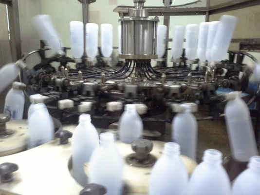 ขายเครื่องบรรจุ ล้างขวด ปิดฝา ระบบโรตารี่ โชว์ดาวโรต้าแพ็ค กำลังการผลิต 3 ล้านขวด/เดือน จำนวน 1 ไลน์ผลิต เครื่องจักรพร้อมใช้งาน