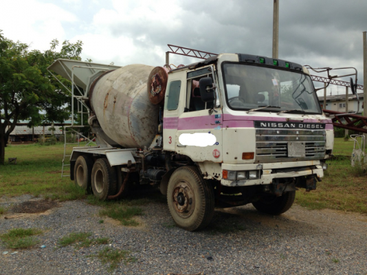 ขายรถบรรทุก 10 ล้อโม่ปูน NISSAN CD43K 230 แรงม้า 2 เพลา โม่ตรง 6 คิว ราคา 430000