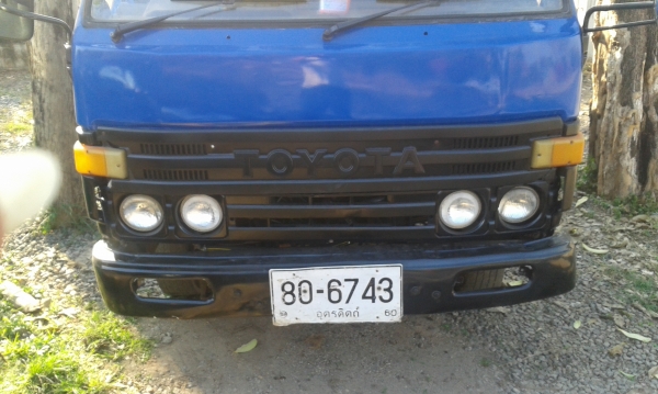 รถหกล้อติดเครน