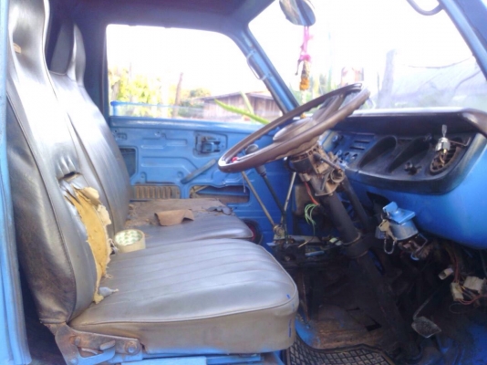 ISUZU TL 88 HP หกล้อดั๊มพ์ กระบะดั๊มพ์เหล็กขาด 3-4 คิวความยาว 3.20 เมตรสภาพสวยดีพร้อมบรรทุกได้เลย เครื่องแรงดีไม่มีเยิ้ม หัวเก๋งสวยบางเดิมไม่มีผุภายในเก๋งคอนโซลครบพร้อม พวงมาลัยธรรมดา ช่วงล่างเดิมๆคัชซีไม่มีบวม คานหน้ากับเฟืองท้าย 5 น็อต ยางสภาพดี 65\% พร้