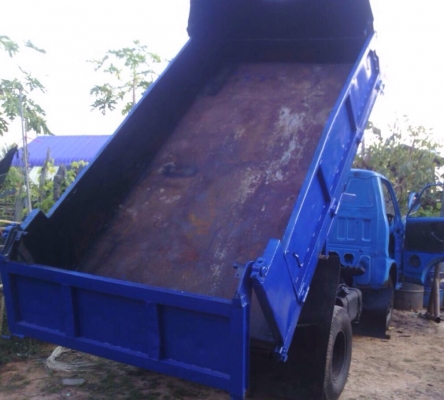 ISUZU TL 88 HP หกล้อดั๊มพ์ กระบะดั๊มพ์เหล็กขาด 3-4 คิวความยาว 3.20 เมตรสภาพสวยดีพร้อมบรรทุกได้เลย เครื่องแรงดีไม่มีเยิ้ม หัวเก๋งสวยบางเดิมไม่มีผุภายในเก๋งคอนโซลครบพร้อม พวงมาลัยธรรมดา ช่วงล่างเดิมๆคัชซีไม่มีบวม คานหน้ากับเฟืองท้าย 5 น็อต ยางสภาพดี 65\% พร้