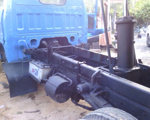 ISUZU TL 88 HP หกล้อดั๊มพ์ กระบะดั๊มพ์เหล็กขาด 3-4 คิวความยาว 3.20 เมตรสภาพสวยดีพร้อมบรรทุกได้เลย เครื่องแรงดีไม่มีเยิ้ม หัวเก๋งสวยบางเดิมไม่มีผุภายในเก๋งคอนโซลครบพร้อม พวงมาลัยธรรมดา ช่วงล่างเดิมๆคัชซีไม่มีบวม คานหน้ากับเฟืองท้าย 5 น็อต ยางสภาพดี 65\% พร้