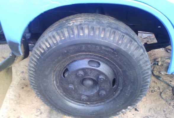 ISUZU TL 88 HP หกล้อดั๊มพ์ กระบะดั๊มพ์เหล็กขาด 3-4 คิวความยาว 3.20 เมตรสภาพสวยดีพร้อมบรรทุกได้เลย เครื่องแรงดีไม่มีเยิ้ม หัวเก๋งสวยบางเดิมไม่มีผุภายในเก๋งคอนโซลครบพร้อม พวงมาลัยธรรมดา ช่วงล่างเดิมๆคัชซีไม่มีบวม คานหน้ากับเฟืองท้าย 5 น็อต ยางสภาพดี 65\% พร้