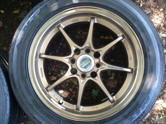 ขายแม็ก CE28  4รู100 ขอบ15  หน้า7  ET38. หลัง8  ET28  พร้อมยาง195/55R15  NITTO  MADE  IN  JAPAN  ปี13  ดอกยางเต็มสวยเท่ากันไม่ร้าวไม่แตกลายไม่กินข้าง จำนวน 1 ชุด