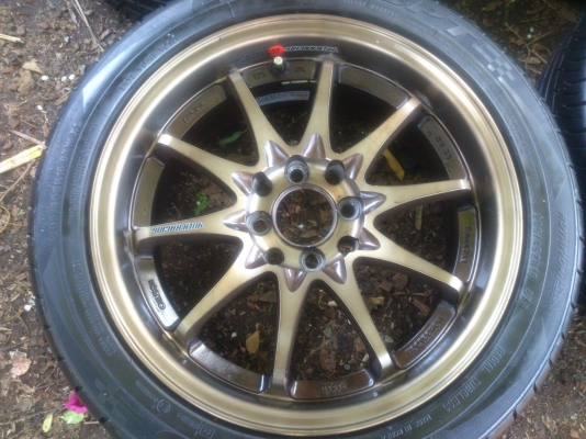 ขายแม็กCE28  4รู100  ขอบ16  7นิ้ว ET38 พร้อมยางKUMHO 205/45R16  ยางปี13 ดอกยางเต็มสวยลึกไม่แตกไม่ร้าวไม่กินข้าง  จำนวน 1  ชุด